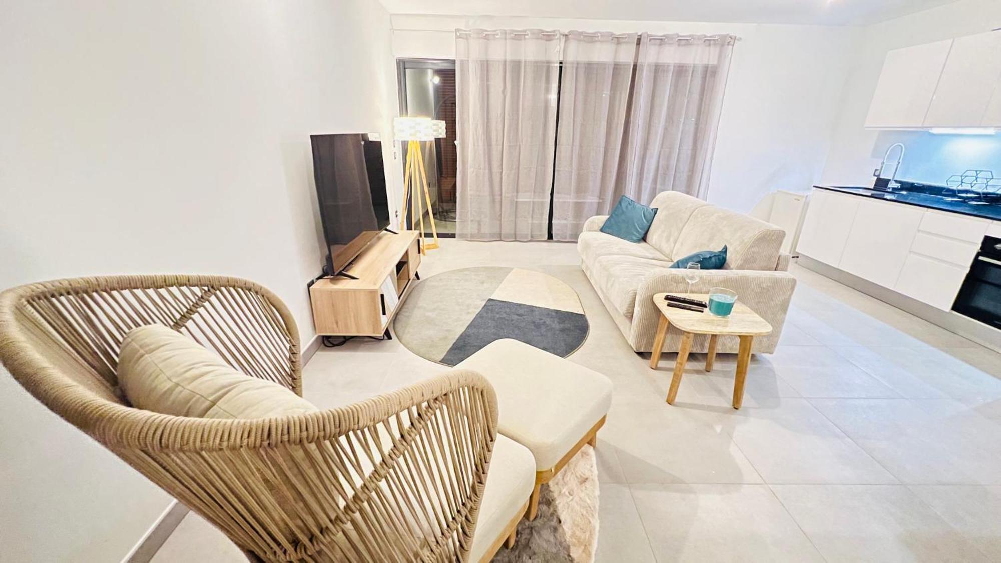 Le Reve Bleu Grand Anse Apartment Petite-Ile Ngoại thất bức ảnh