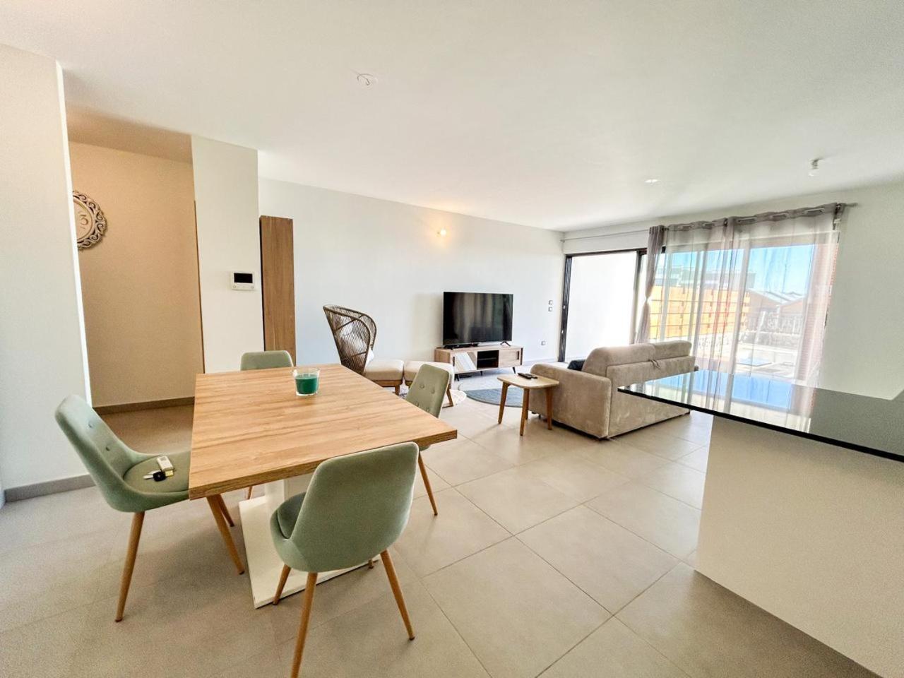 Le Reve Bleu Grand Anse Apartment Petite-Ile Ngoại thất bức ảnh